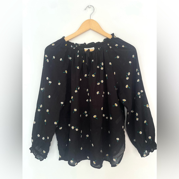 Velvet by Graham & Spencer Tops - VELVET by GRAHAM & SPENCER Black Daisy Print Cotton Peasant Blouse